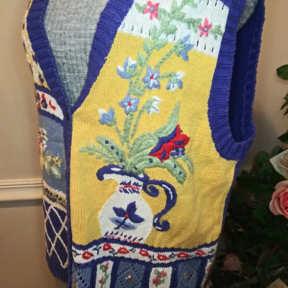 Vintage Napa Valley Cottagecore Blue & Yellow Floral Embroidered Sweater Vest - Picture 7 of 12